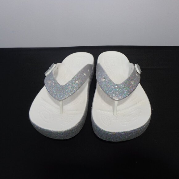 Crocs Women's  Silver Classic Platform Glitter Flip Flop Shoes Sandals Size 7 - Picture 2 of 7